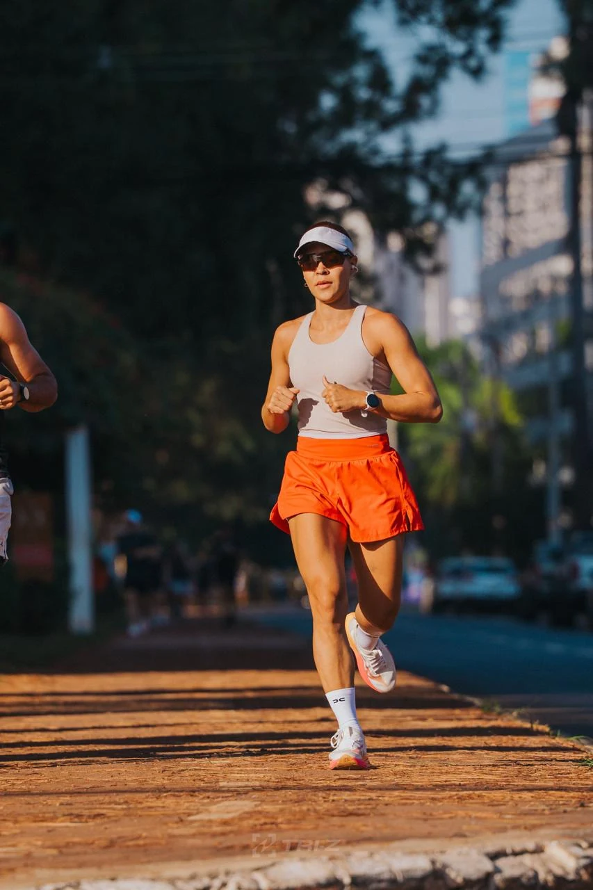 Jaqueline Morais durante uma corrida ao ar livre